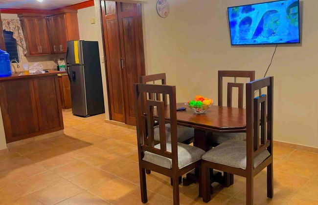 Lovely 2 Bedroom Condo With Pool And Hot Water - Foto 16