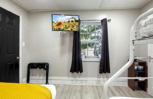 Lakefront Home with Huge Views and Great Fishing - Photo 8