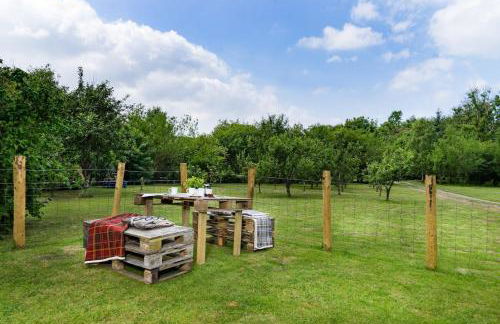 Converted Granary on a rural small holding - Photo 15