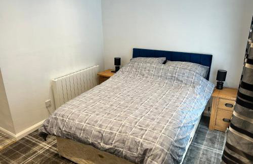 One bed and bathroom with kitchen for self catering Alness - Foto 2