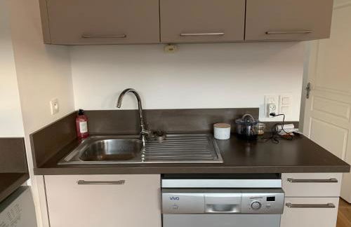 APPARTEMENT CENTRE VILLE AVEC TERRASSE ET PARKING SECURISE - Foto 11