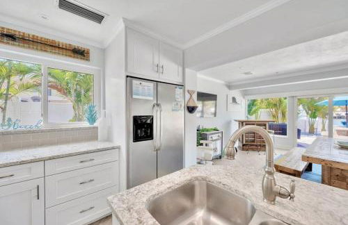 Island Paradise 3 Bed Waterfront/Heated Pool - Foto 46