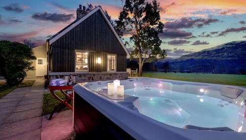 Dalveich Cottage, hot tub, 2 bedroom, Lochearnhead - Foto 2