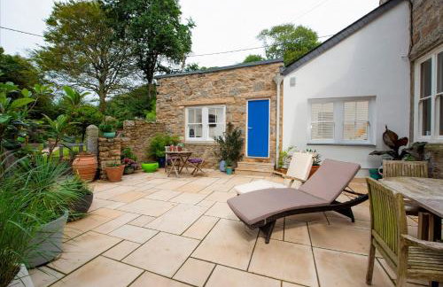 Tropical Gardens 1 bed cottage Central Newlyn - Photo 38