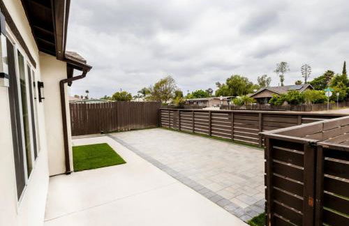 Escondido Front Unit 3-BR by SD STAY - Foto 3