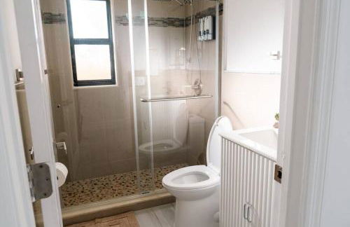 Luxury Retreat 3B ,2Ba POOL , Coral Gables Center - Photo 41