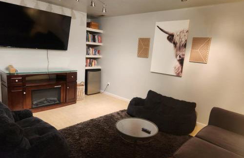 Cozy Home with Sauna 5 bedrooms 3 bathrooms Sleeps 12 - Foto 8