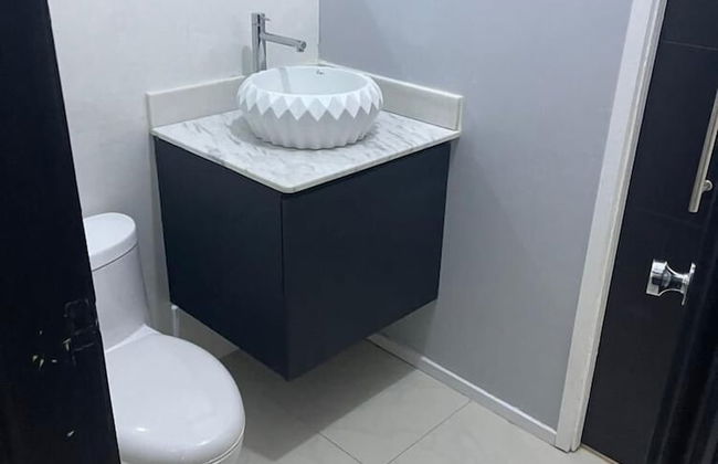 Impeccable 2-bed Apartment in Kingston With Pool - Foto 9