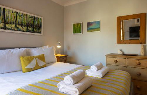 Vibrant 2 Bed, 2 Bath Home, Just Minutes to Town! - Foto 50