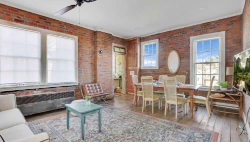 The Retro Getaway - Photo 2