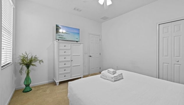 Large 7 Bed In Solterra Pool, Spa Near Disney 7 Bedroom Home by RedAwning - Foto 5, Habitación