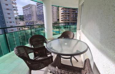 Elegant 2-Bedroom Apartment in Benidorm with Private Pool and Scenic Garden Views - Photo 20