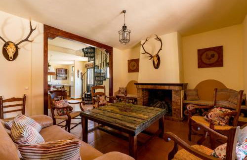 Cortijo El Carmen Finca El Revuelo - Photo 3