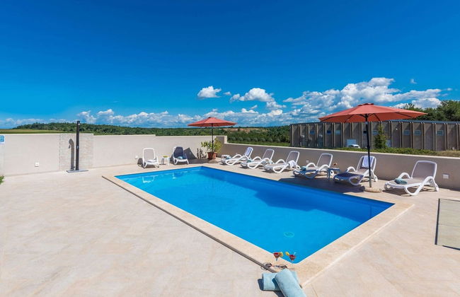 Villa in Novigrad With Private Pool - Foto 21