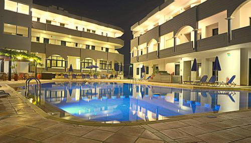 Christina Beach Hotel - Photo 2