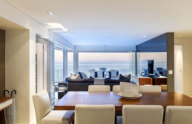 Clifton YOLO Spaces – Clifton Beachfront Penthouse - Photo 26