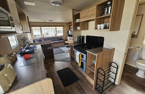 Ty Mawr Chalet Sleeps 6 with Fireplace - Photo 1