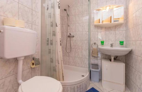 1 Bedroom Cozy Apartment In Kakma - Foto 16