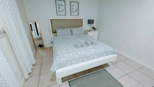 Amazing 5 Bedroom Pool Home - Minimum 28 days Stay Only Great Location! - Foto 3