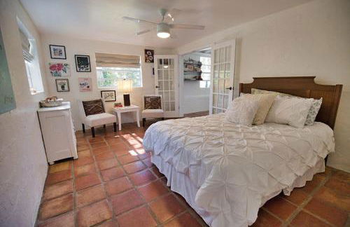 Pet Friendly & Firepit Minutes to Beach Sleeps 6 - Foto 61
