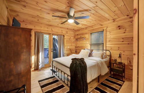 The cozy cabin get away with hot tub - Foto 13