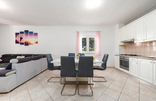 Holiday House Laetitia with pool - Foto 32