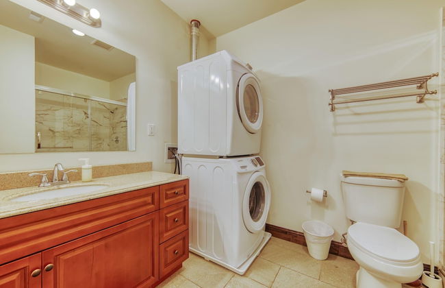 Sosuite 2BR Apt w Balcony W D Gym On-site Bar - Photo 16