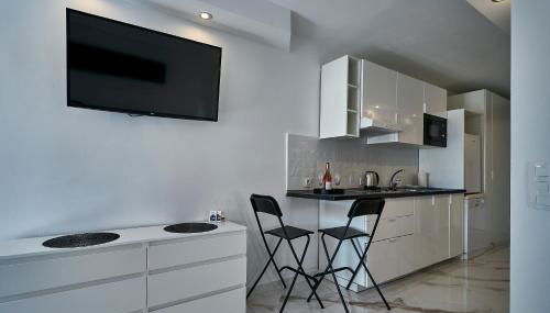 Palm View House - Photo 3