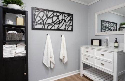 Soaking tub w Washer and Dryer, WiFi - Foto 22