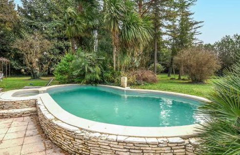 Nice Home In Entraigues-Sur-La-Sorg - Foto 9