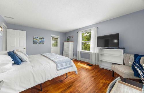 Keuka Wine Trail Vineyard View Farmhouse - Fire Pit & Game Room - Foto 23