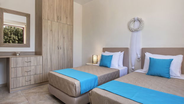 Summer House Collection - Photo 5, Room