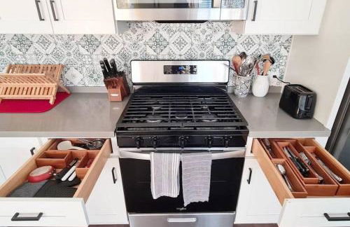 Entire Private Home with 3 Bedrooms 3 Bathrooms, Balcony Views, 10-mins to San Diego Gaslamp, Downtown, Available Now - Foto 21