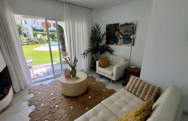 Relaxed Retreat With Pool - Photo 10