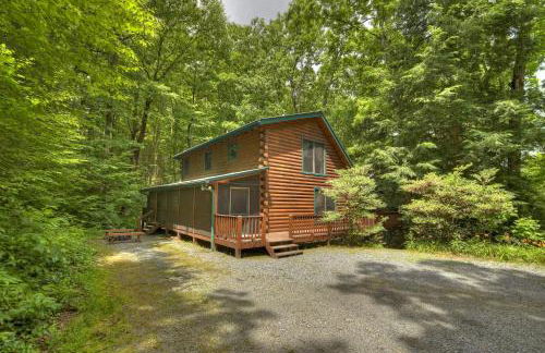 K6 Lodge Gather around the firepit soak in the hot tub and splash in the creek - Foto 20