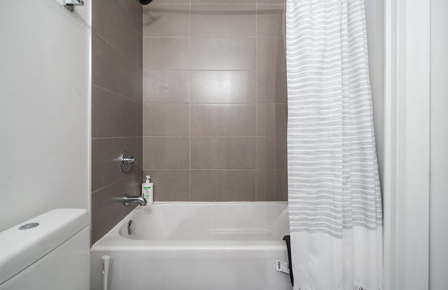 Charming Yorkville Condos - Photo 55