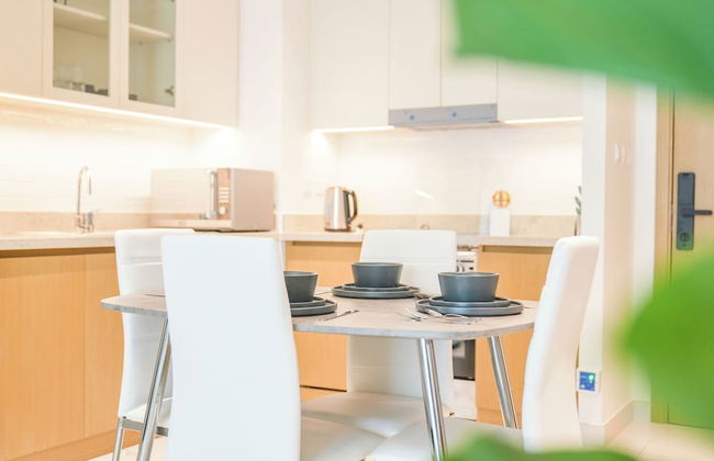 Yogi - Elegant Apartment With Balcony Amidst Vibrant Area - Foto 7