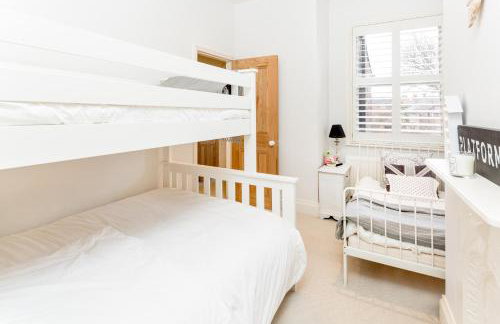 Stamford Park Road by YourStays, A wonderful family townhouse in a superb location! - Foto 8