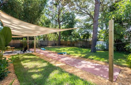 POOL Fenced Yard Shuffleboard Court - Foto 20