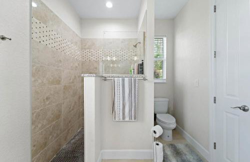 Modern Heated Pool Home Close To Downtown Shopping - Foto 15