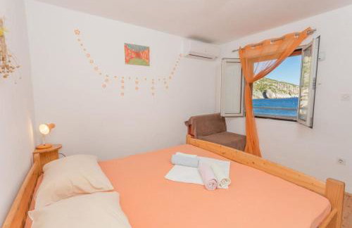 Robinson Elizabeta - Photo 6