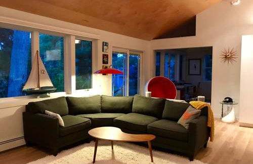 Modern Cottage with Peeks of Ocean Views - Foto 20