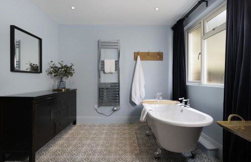 Longborough House - Photo 17