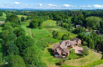 Greenside Lodge - Photo 1