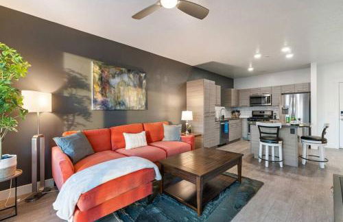 Lux Apt -PoolHotTubGymPrkg-View! - Foto 14