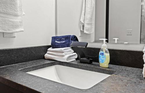 Unique Black Home in the Heart of Shelby Park - Foto 60