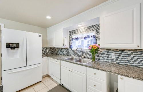 Family-Friendly Cottage with Playground in Centralia - Photo 6