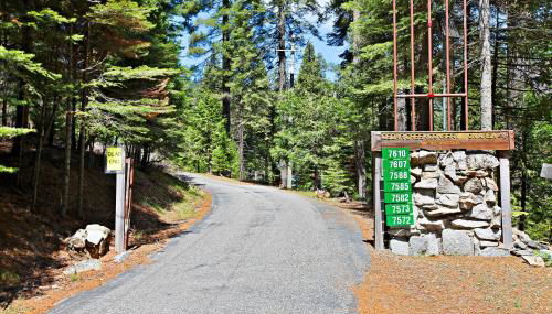 Little Ahwahnee Inn Entrance to Yosemite - Foto 5
