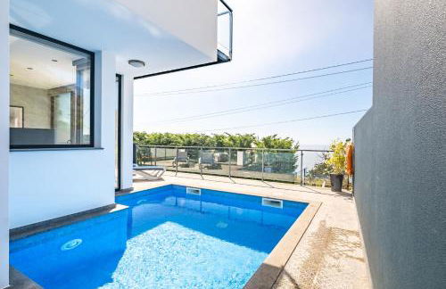 Hillside Villa - Photo 1