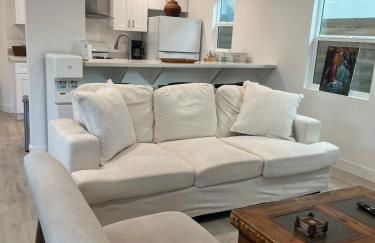 Brand New Home, Great Location, Monthly Discounts - Foto 1